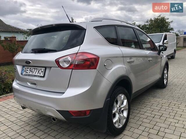 Сірий Форд Куга, об'ємом двигуна 2 л та пробігом 142 тис. км за 10300 $, фото 4 на Automoto.ua