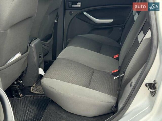 Серый Форд Куга, объемом двигателя 2.5 л и пробегом 189 тыс. км за 11490 $, фото 18 на Automoto.ua