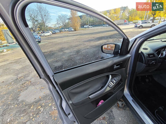 Форд Куга 2011 в Киеве на Automoto.ua Серый Форд Куга, объемом двигателя 2 л и пробегом 183 тыс. км за 10500 $, фото 8 на Automoto.ua