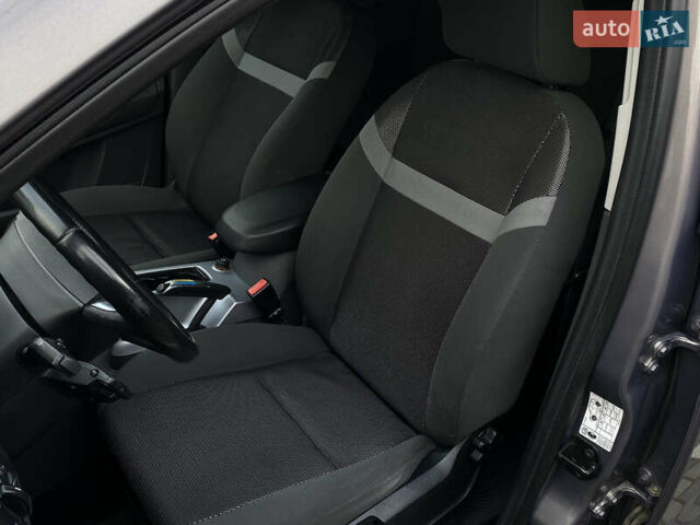 Сірий Форд Куга, об'ємом двигуна 2 л та пробігом 210 тис. км за 12100 $, фото 12 на Automoto.ua