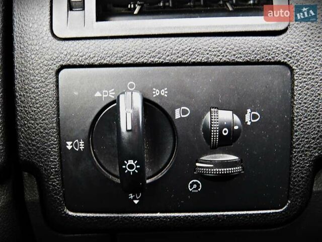 Форд Куга 2011 у Черкасах на Automoto.ua Сірий Форд Куга, об'ємом двигуна 2 л та пробігом 200 тис. км за 10500 $, фото 9 на Automoto.ua