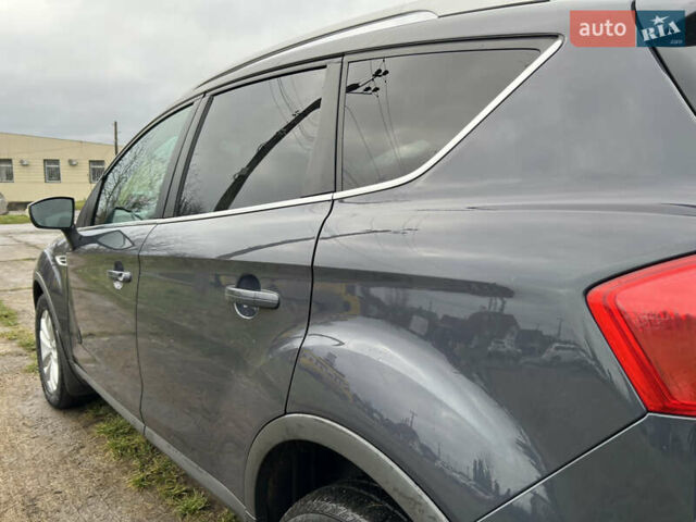 Серый Форд Куга, объемом двигателя 2 л и пробегом 180 тыс. км за 10900 $, фото 5 на Automoto.ua