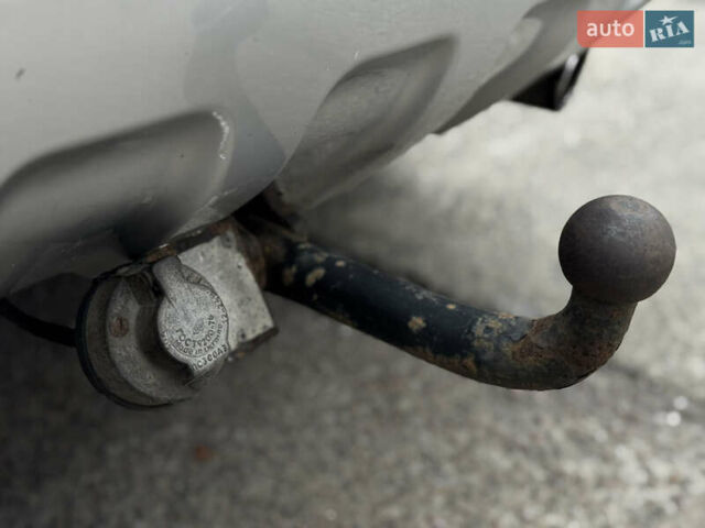 Серый Форд Куга, объемом двигателя 2 л и пробегом 182 тыс. км за 9250 $, фото 14 на Automoto.ua