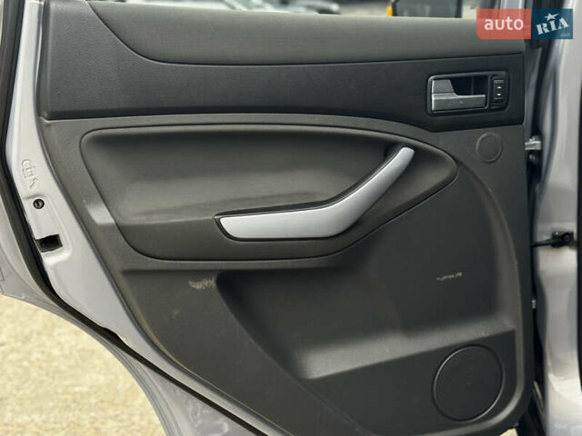 Серый Форд Куга, объемом двигателя 2 л и пробегом 182 тыс. км за 9250 $, фото 34 на Automoto.ua