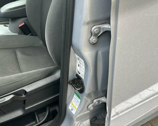 Сірий Форд Куга, об'ємом двигуна 2 л та пробігом 187 тис. км за 11000 $, фото 28 на Automoto.ua