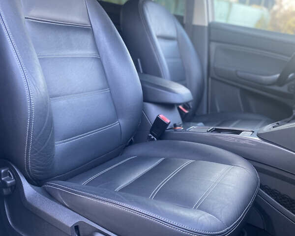 Серый Форд Куга, объемом двигателя 2.52 л и пробегом 130 тыс. км за 11500 $, фото 7 на Automoto.ua