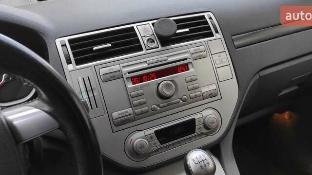 Форд Куга 2011 в Виннице на Automoto.ua Серый Форд Куга, объемом двигателя 2 л и пробегом 124 тыс. км за 10800 $, фото 1 на Automoto.ua