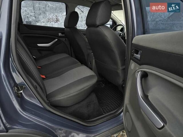Серый Форд Куга, объемом двигателя 2 л и пробегом 250 тыс. км за 10999 $, фото 21 на Automoto.ua