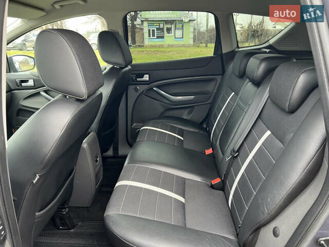 Серый Форд Куга, объемом двигателя 2 л и пробегом 180 тыс. км за 10900 $, фото 30 на Automoto.ua
