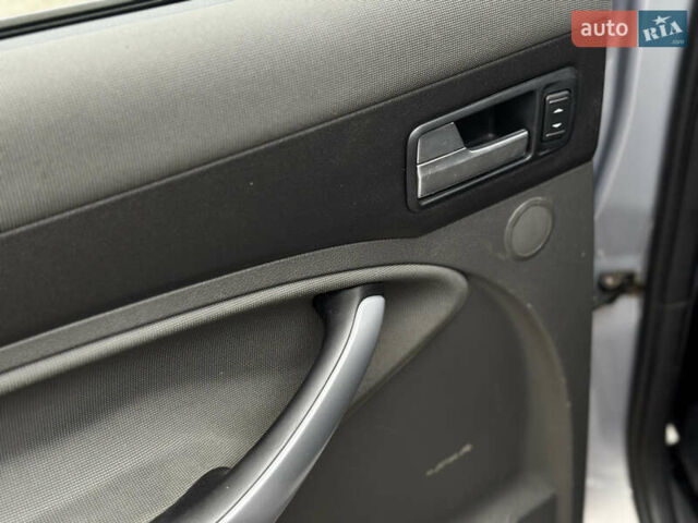 Серый Форд Куга, объемом двигателя 2 л и пробегом 182 тыс. км за 9250 $, фото 35 на Automoto.ua