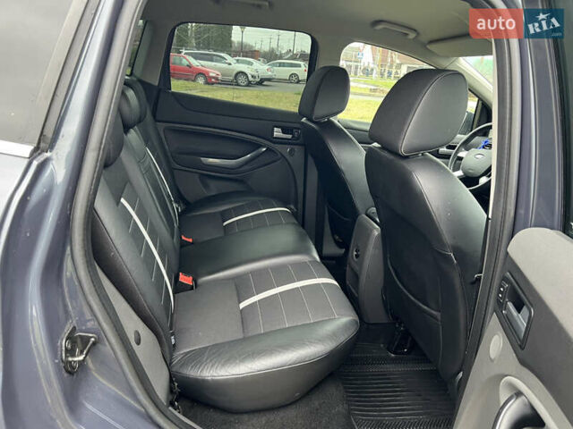 Серый Форд Куга, объемом двигателя 2 л и пробегом 180 тыс. км за 10900 $, фото 43 на Automoto.ua