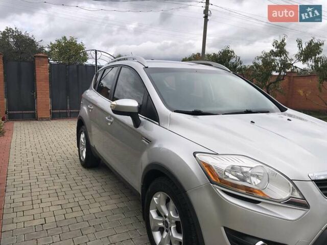Сірий Форд Куга, об'ємом двигуна 2 л та пробігом 142 тис. км за 10300 $, фото 2 на Automoto.ua
