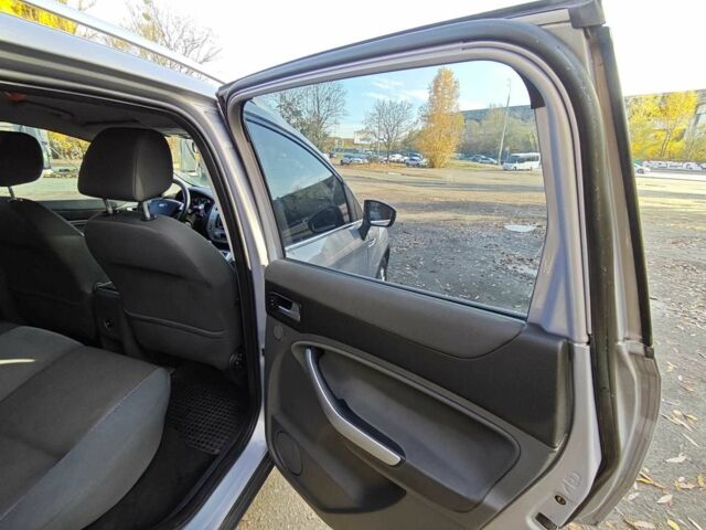 Серый Форд Куга, объемом двигателя 2 л и пробегом 286 тыс. км за 9500 $, фото 19 на Automoto.ua