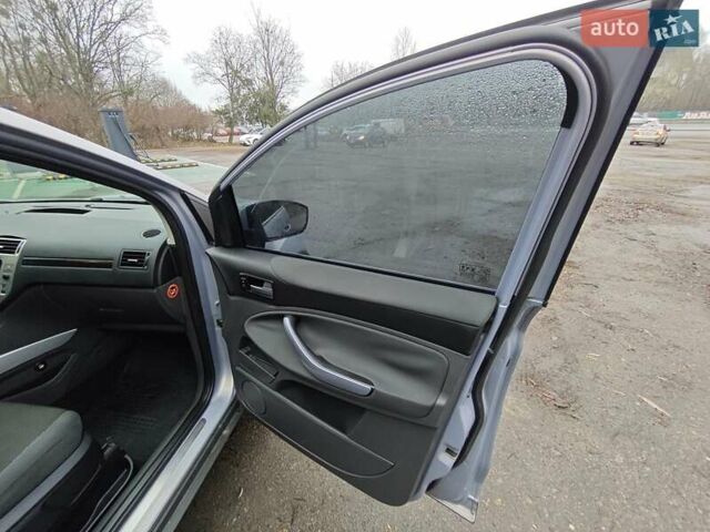 Серый Форд Куга, объемом двигателя 2 л и пробегом 183 тыс. км за 9500 $, фото 16 на Automoto.ua