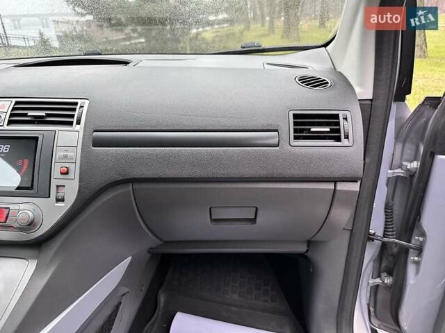 Серый Форд Куга, объемом двигателя 2 л и пробегом 235 тыс. км за 12700 $, фото 89 на Automoto.ua