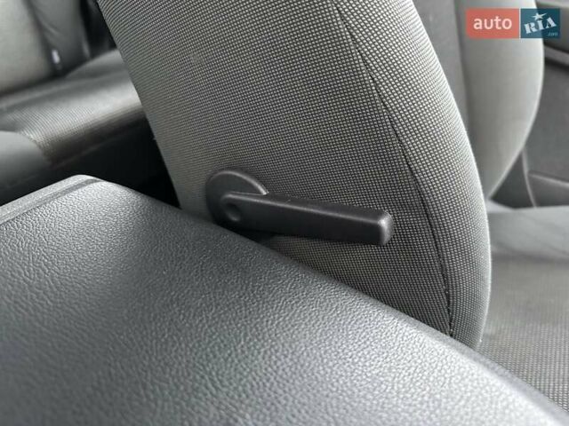 Серый Форд Куга, объемом двигателя 2 л и пробегом 235 тыс. км за 12700 $, фото 94 на Automoto.ua