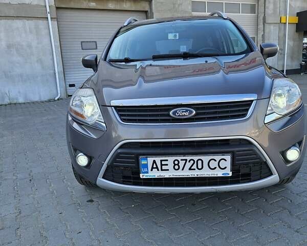 Серый Форд Куга, объемом двигателя 2 л и пробегом 157 тыс. км за 10200 $, фото 5 на Automoto.ua