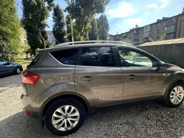 Сірий Форд Куга, об'ємом двигуна 2.5 л та пробігом 61 тис. км за 11500 $, фото 3 на Automoto.ua