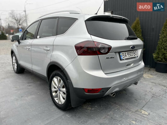 Серый Форд Куга, объемом двигателя 2 л и пробегом 230 тыс. км за 9200 $, фото 3 на Automoto.ua