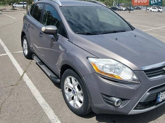 Форд Куга 2012 в Николаеве на Automoto.ua Серый Форд Куга, объемом двигателя 2 л и пробегом 167 тыс. км за 11500 $, фото 1 на Automoto.ua