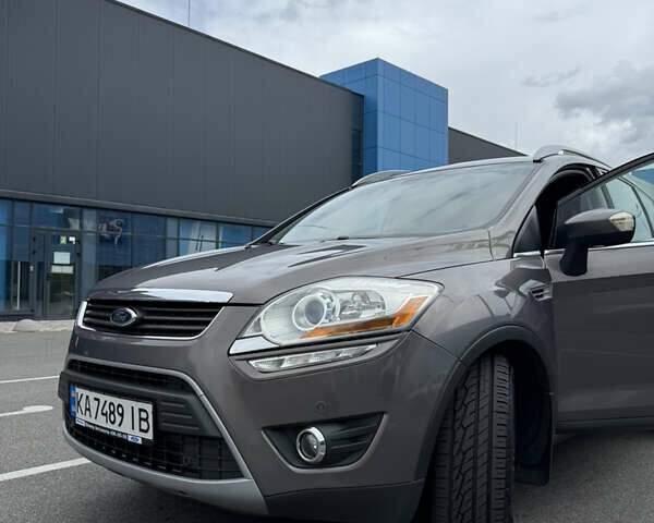 Сірий Форд Куга, об'ємом двигуна 2.52 л та пробігом 187 тис. км за 11800 $, фото 16 на Automoto.ua