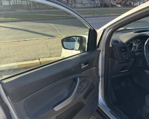 Сірий Форд Куга, об'ємом двигуна 2 л та пробігом 199 тис. км за 11000 $, фото 16 на Automoto.ua