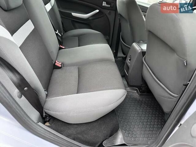 Серый Форд Куга, объемом двигателя 2 л и пробегом 235 тыс. км за 12700 $, фото 81 на Automoto.ua