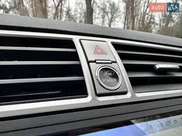 Серый Форд Куга, объемом двигателя 2 л и пробегом 235 тыс. км за 12700 $, фото 69 на Automoto.ua
