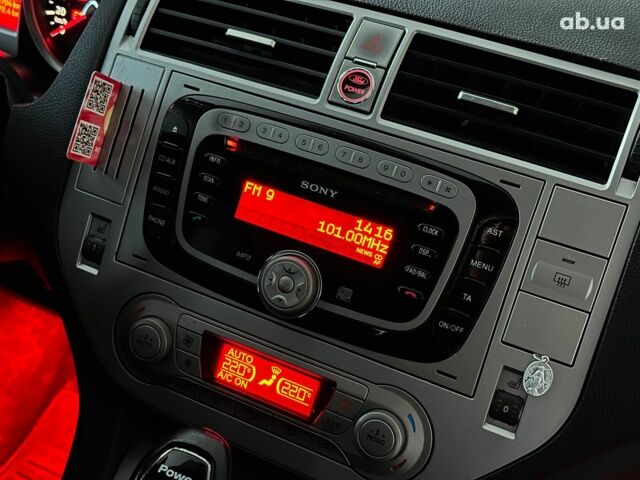 Серый Форд Куга, объемом двигателя 2 л и пробегом 108 тыс. км за 12990 $, фото 23 на Automoto.ua