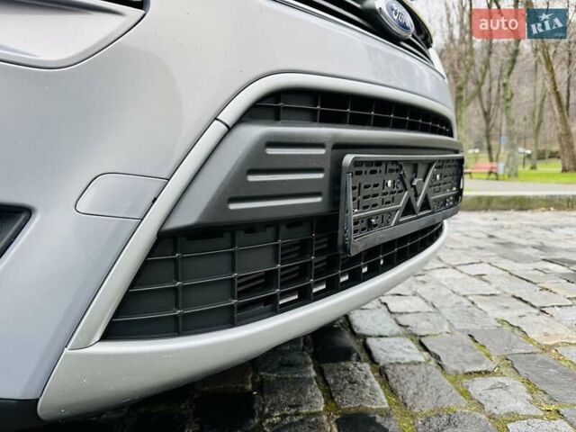 Серый Форд Куга, объемом двигателя 2 л и пробегом 235 тыс. км за 12700 $, фото 22 на Automoto.ua