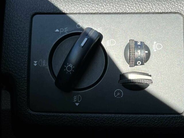 Серый Форд Куга, объемом двигателя 2 л и пробегом 100 тыс. км за 12650 $, фото 13 на Automoto.ua