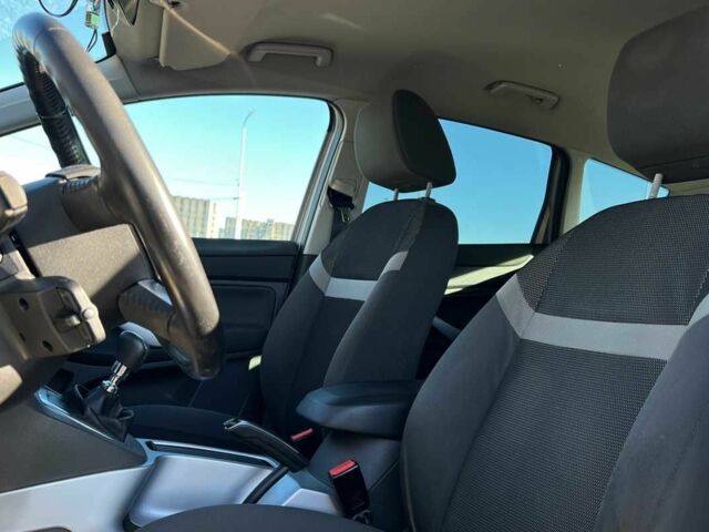 Серый Форд Куга, объемом двигателя 2 л и пробегом 100 тыс. км за 12650 $, фото 6 на Automoto.ua