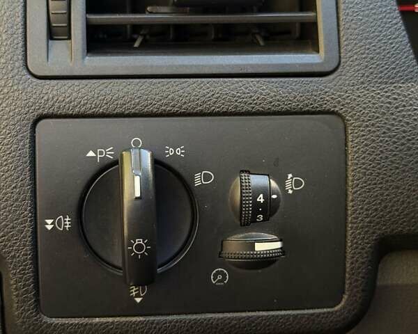 Сірий Форд Куга, об'ємом двигуна 2 л та пробігом 217 тис. км за 12699 $, фото 11 на Automoto.ua