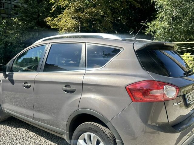 Сірий Форд Куга, об'ємом двигуна 2.5 л та пробігом 61 тис. км за 11500 $, фото 5 на Automoto.ua