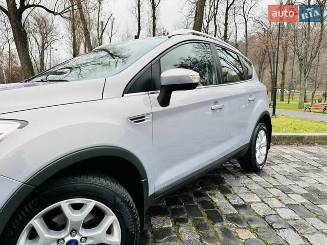 Серый Форд Куга, объемом двигателя 2 л и пробегом 235 тыс. км за 12700 $, фото 8 на Automoto.ua
