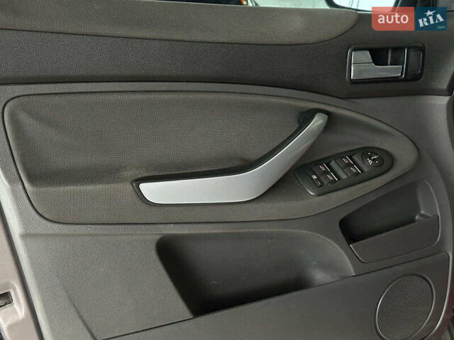 Сірий Форд Куга, об'ємом двигуна 2 л та пробігом 108 тис. км за 12990 $, фото 10 на Automoto.ua
