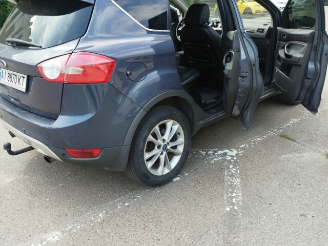 Серый Форд Куга, объемом двигателя 2 л и пробегом 240 тыс. км за 10600 $, фото 12 на Automoto.ua