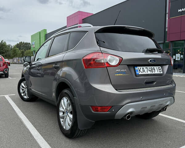 Сірий Форд Куга, об'ємом двигуна 2.52 л та пробігом 187 тис. км за 11800 $, фото 1 на Automoto.ua