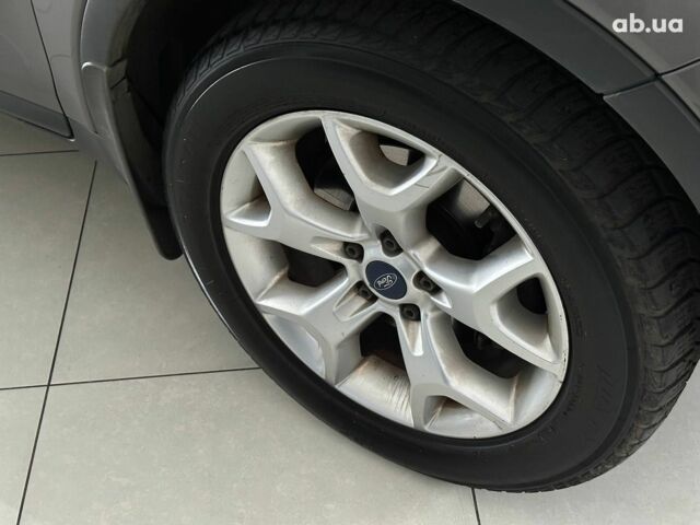 Серый Форд Куга, объемом двигателя 2 л и пробегом 108 тыс. км за 12990 $, фото 6 на Automoto.ua
