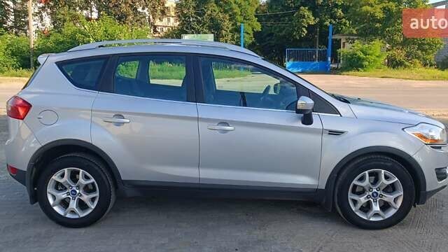 Серый Форд Куга, объемом двигателя 2 л и пробегом 213 тыс. км за 9500 $, фото 1 на Automoto.ua