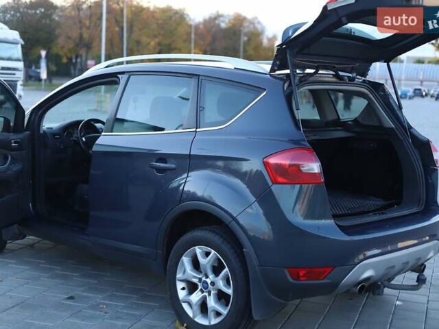 Серый Форд Куга, объемом двигателя 2 л и пробегом 204 тыс. км за 11200 $, фото 2 на Automoto.ua