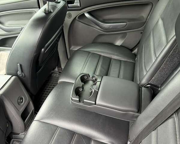 Сірий Форд Куга, об'ємом двигуна 2.52 л та пробігом 187 тис. км за 11800 $, фото 20 на Automoto.ua