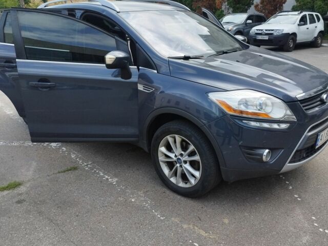 Серый Форд Куга, объемом двигателя 2 л и пробегом 240 тыс. км за 10600 $, фото 8 на Automoto.ua