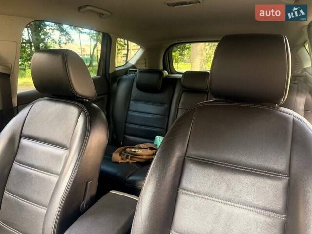 Серый Форд Куга, объемом двигателя 2.5 л и пробегом 235 тыс. км за 11700 $, фото 7 на Automoto.ua