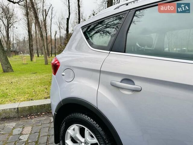 Серый Форд Куга, объемом двигателя 2 л и пробегом 235 тыс. км за 12700 $, фото 26 на Automoto.ua