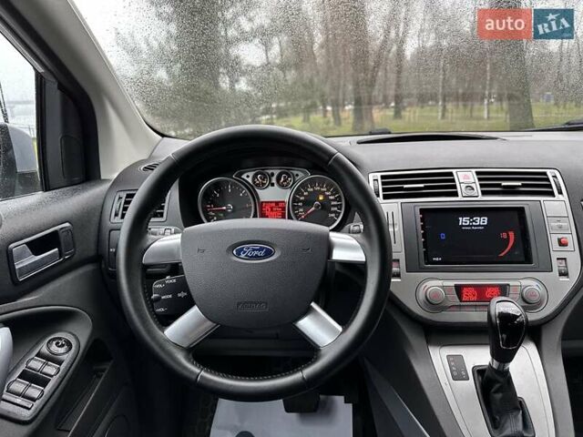 Серый Форд Куга, объемом двигателя 2 л и пробегом 235 тыс. км за 12700 $, фото 97 на Automoto.ua