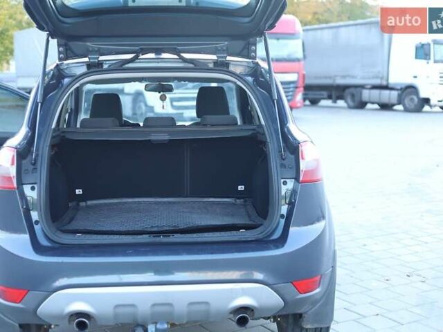 Серый Форд Куга, объемом двигателя 2 л и пробегом 204 тыс. км за 11200 $, фото 6 на Automoto.ua