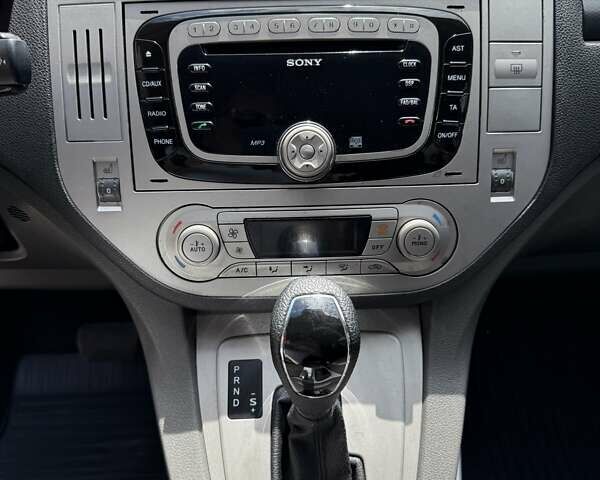 Сірий Форд Куга, об'ємом двигуна 2 л та пробігом 176 тис. км за 11500 $, фото 32 на Automoto.ua