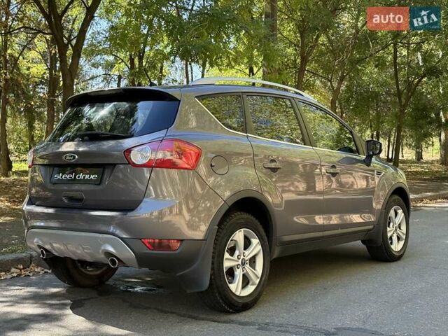 Сірий Форд Куга, об'ємом двигуна 2 л та пробігом 217 тис. км за 12699 $, фото 5 на Automoto.ua