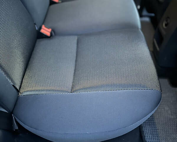 Серый Форд Куга, объемом двигателя 2 л и пробегом 134 тыс. км за 11500 $, фото 28 на Automoto.ua